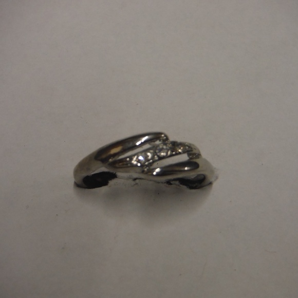 Cubic Zirconia 3 Stone Ring - Picture 2 of 4